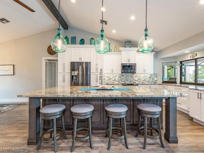 Kitchen Island | Image 3