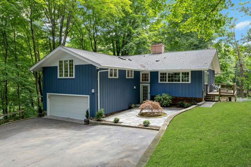 3 Andrews Dr, Darien, CT, 06820-6002 | Card Image