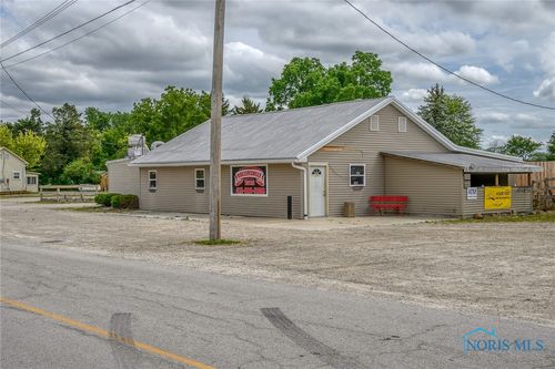 110 County Road 26, Gibsonburg, OH, 43431-9795 | Card Image