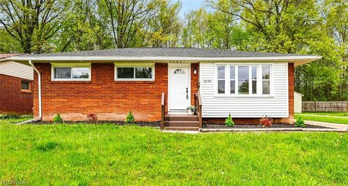 3138 Starlite Dr Nw, Warren, OH, 44485-1618 | Card Image