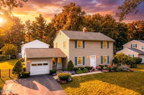 21 Huntwood Dr, Clifton Park, NY, 12065-6704 | Card Image