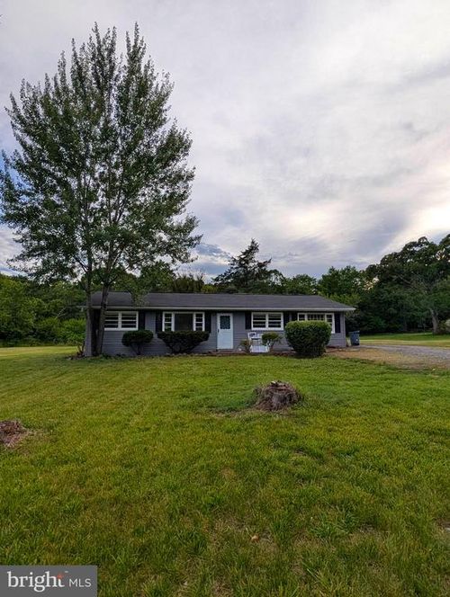 8614 Linton Hall Rd, BRISTOW, VA, 20136-1016 | Card Image
