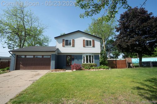 530 Sheffield Dr, Madison Heights, MI, 48071-2206 | Card Image