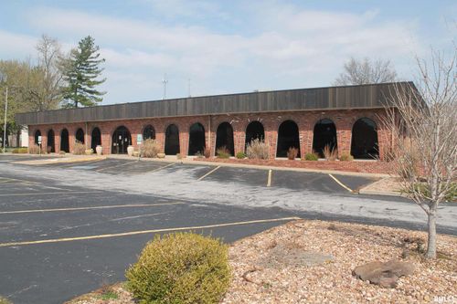 216 E Main St, Carbondale, IL, 62901-3031 | Card Image