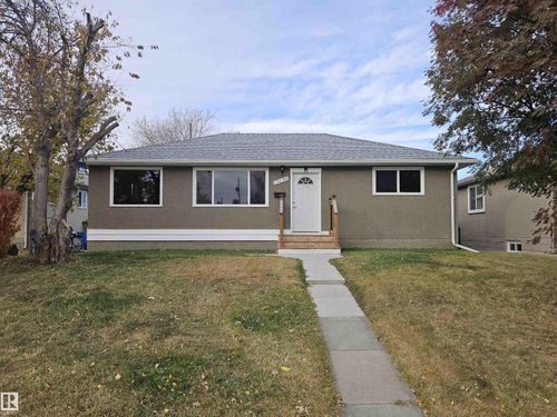 13636 135a Ave Nw, Edmonton, AB, T5L3Z9 | Card Image