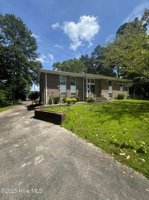 102 Circle Dr, Snow Hill, NC, 28580-1808 | Card Image