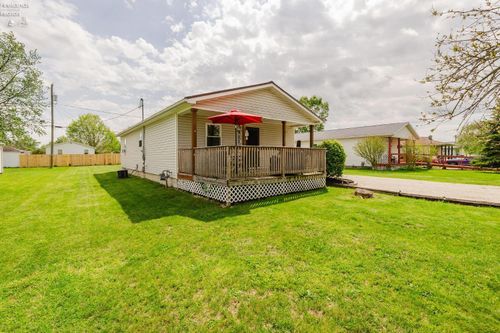 207 6th Ave, Tiffin, OH, 44883-1064 | Card Image