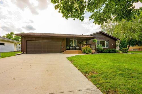 404 Kay St Sw, Hutchinson, MN, 55350-2128 | Card Image