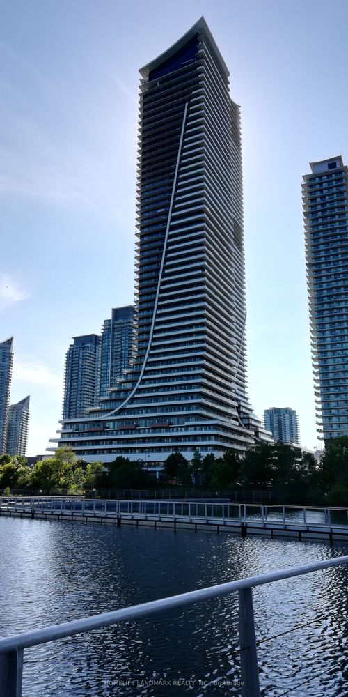 208-20 Shore Breeze Dr, Etobicoke, ON, M8V0C7 | Card Image