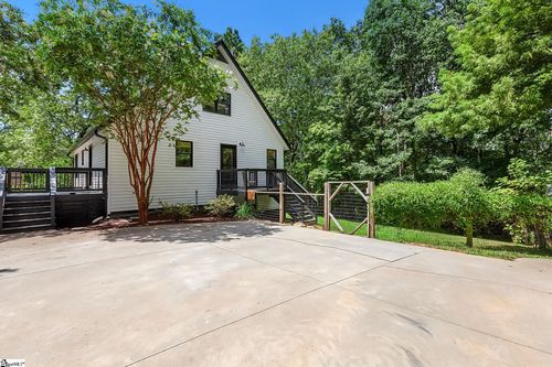 160 Chestnut Mountain Rd, Travelers Rest, SC, 29690-8134 | Card Image