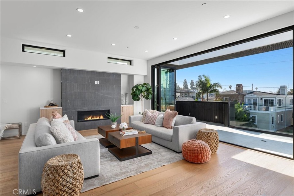Residential Lease in Hermosa Beach 5