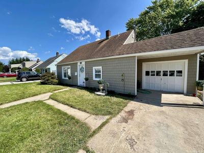 26 Needle Lane, House other with 3 bedrooms, 1 bathrooms and null parking in Levittown NY | Image 2