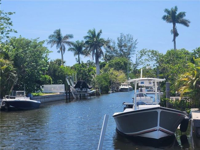 APT-6 - 2840 Shoreview Dr, Condo with 2 bedrooms, 1 bathrooms and null parking in NAPLES FL | Image 11
