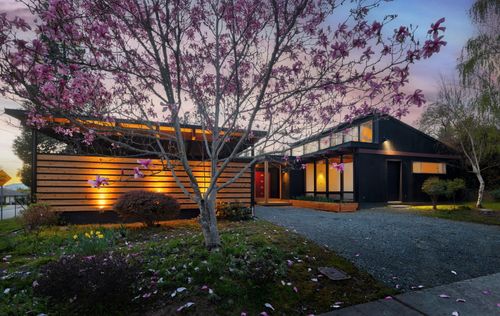 1440 Ne 10th St, Grants Pass, OR, 97526-1348 | Card Image