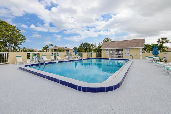 103 - 1540 Se Royal Green Cir, Condo with 2 bedrooms, 2 bathrooms and null parking in Port St. Lucie FL | Image 32
