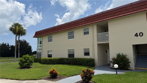 105-40 Woodland Dr, VERO BEACH, FL, 32962-3704 | Card Image