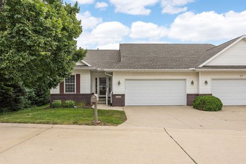 1816 Emmy Ln, Hiawatha, IA, 52233-2065 | Card Image