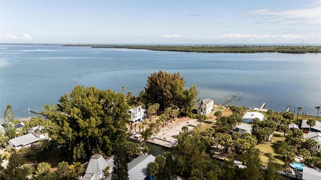 B - 8 Vip Is, House other with 2 bedrooms, 1 bathrooms and null parking in GRANT FL | Image 5
