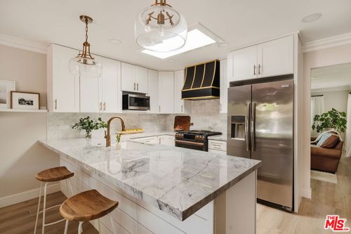 2641 Hartland Cir, Westlake Village, CA, 91361-3326 | Card Image