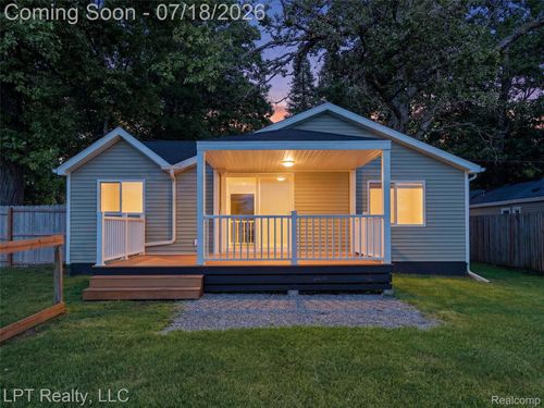 4539 Parker Dr, Howell, MI, 48843-8048 | Card Image