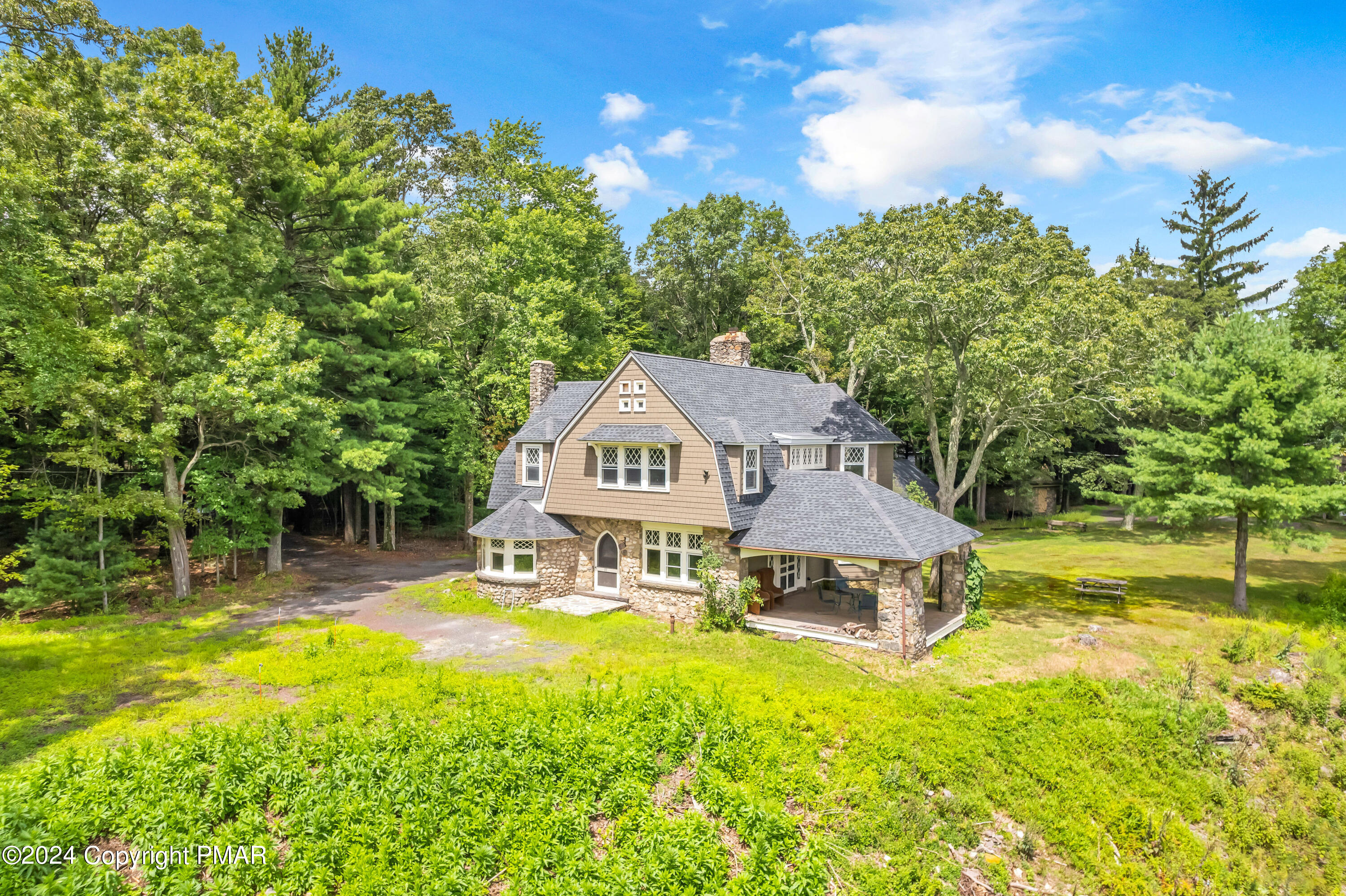 Stonecrop Ln, Mount Pocono, PA 18344