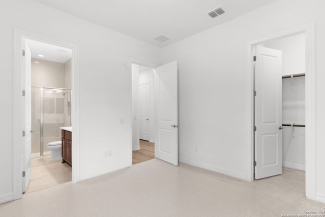 8166 Blue Oak, House other with 4 bedrooms, 5 bathrooms and null parking in Garden Ridge TX | Image 32