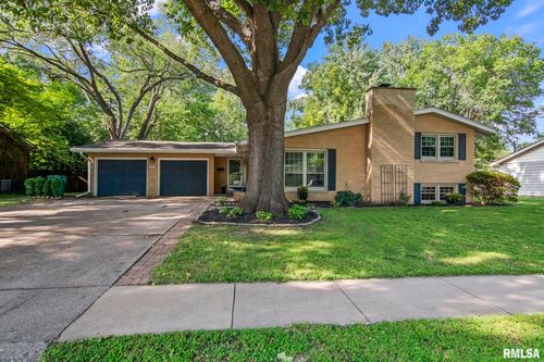 2101 Barberry Dr, Springfield, IL, 62704-4116 | Card Image