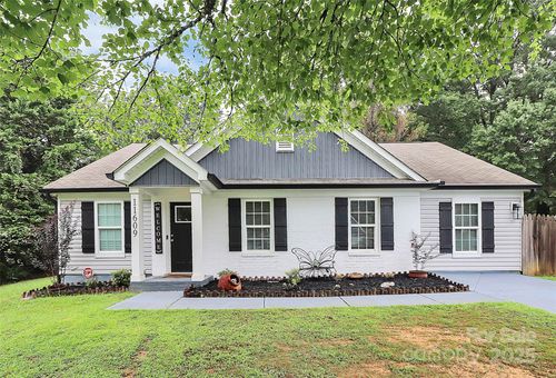 11609 Chadburn Ln, Charlotte, NC, 28215-9585 | Card Image