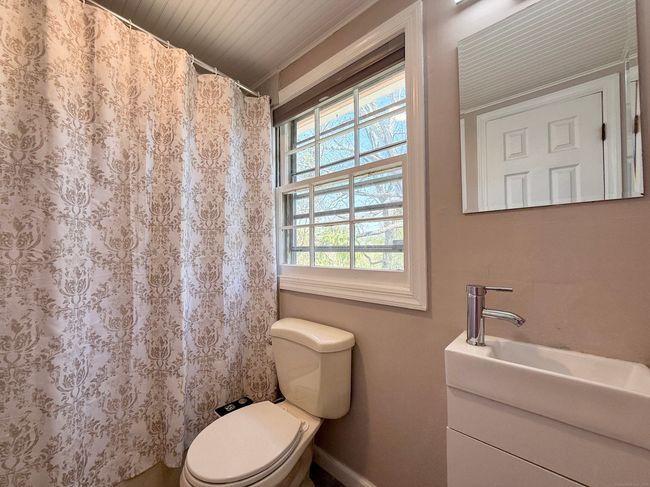 50 Downs Rd, House other with 3 bedrooms, 1 bathrooms and 4 parking in Monroe CT | Image 9