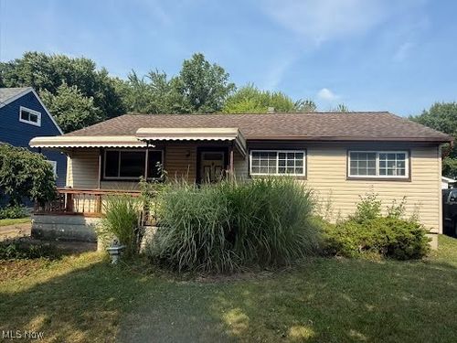 6464 Claudia Dr, Brook Park, OH, 44142-3458 | Card Image