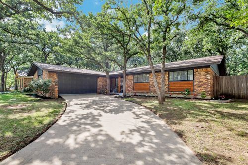 612 Circleview Dr S, Hurst, TX, 76054-3412 | Card Image