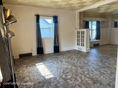 131 E Young St, Clio, MI, 48420-1411 | Card Image