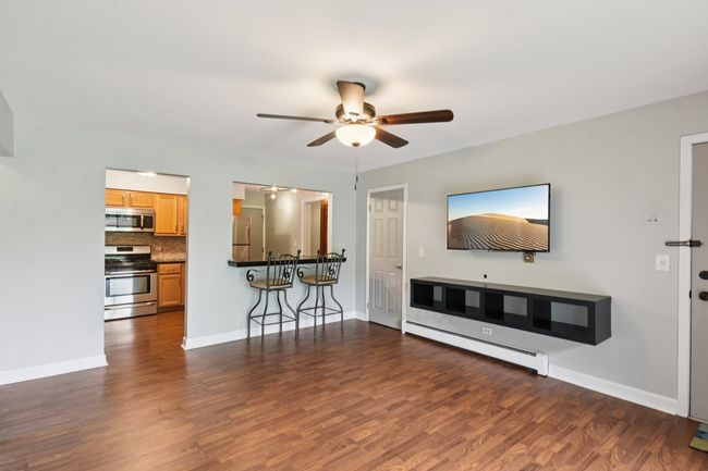 APT-1B - 493 Mchenry Rd, Condo with 1 bedrooms, 1 bathrooms and 2 parking in Wheeling IL | Image 4