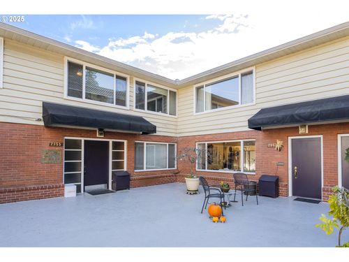 9-2355 Sw Cedar St, Portland, OR, 97205-1012 | Card Image