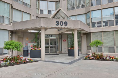 113-309 Major Mackenzie Dr E, Richmond Hill, ON, L4C9V5 | Card Image