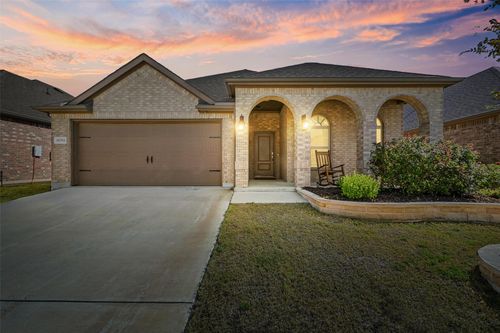 10704 Klondike Ln, Aubrey, TX, 76227-1023 | Card Image
