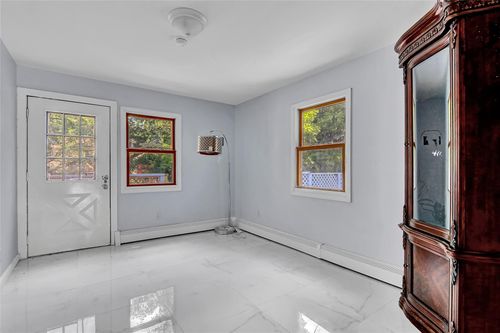 104 Schmidt Ave, Holbrook, NY, 11741-3116 | Card Image