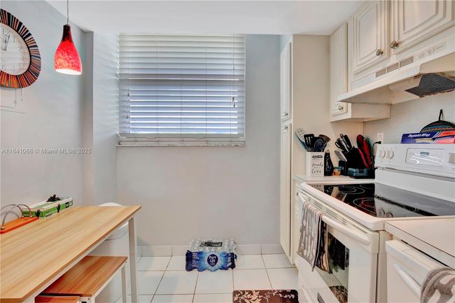 APT-461 - 3651 Environ Blvd, Condo with 2 bedrooms, 2 bathrooms and null parking in Lauderhill FL | Image 17
