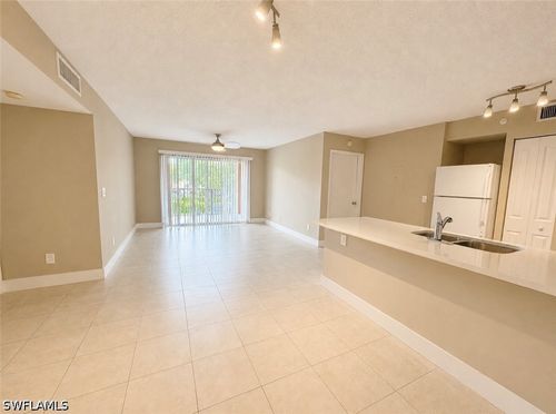203-1205 Wildwood Lakes Blvd, Naples, FL, 34104-5815 | Card Image