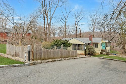 46 Mcgregor Ln, Crompond, NY, 10517 | Card Image