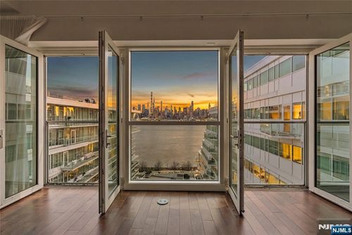 800 Ave At Port Imperial Blvd, Weehawken, NJ, 07086-6983 | Card Image