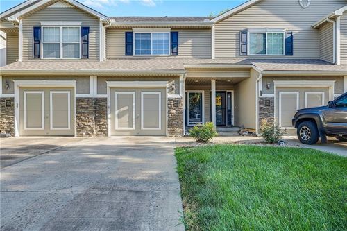 3222 Sw Shadow Brook Dr, Blue Springs, MO, 64015-3490 | Card Image