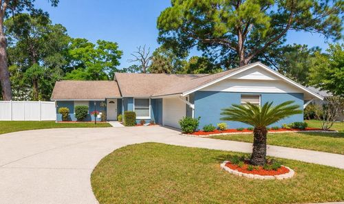 823 Riverside Dr, TARPON SPRINGS, FL, 34689-2333 | Card Image