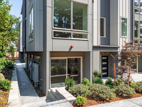 18032 - C Sunnyside Ave N, Shoreline, WA, 98133 | Card Image