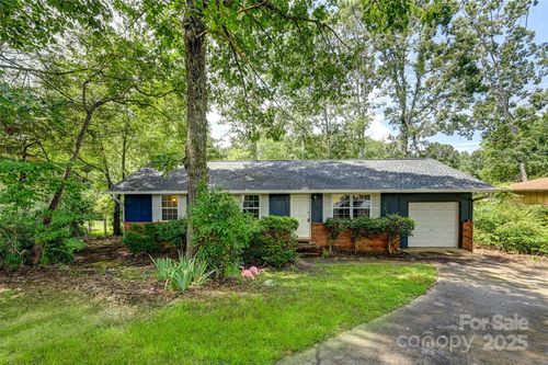 536 Long Shoals Rd, Arden, NC, 28704-9744 | Card Image