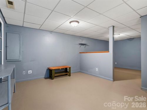 274 White Oak Cir, Burnsville, NC, 28714-7812 | Card Image