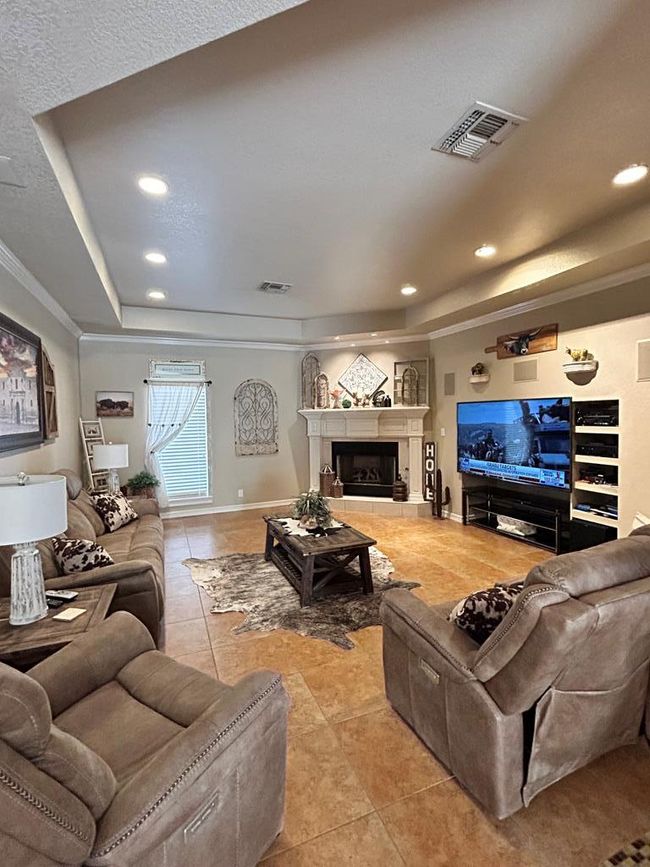 390 Hackberry Dr, House other with 5 bedrooms, 5 bathrooms and 3 parking in Andrews TX | Image 22