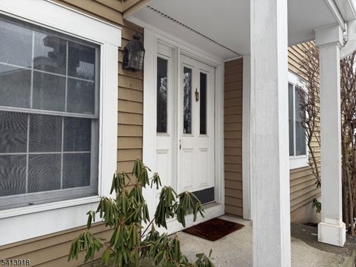 10 Exeter Rd, Bedminster, NJ, 07921-1606 | Card Image