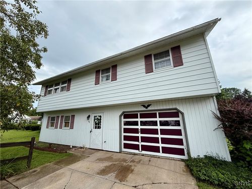 46 Kennedy Ave, Oswego, NY, 13126-4051 | Card Image