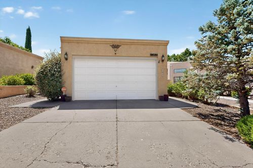 9824 Lagrima De Oro Rd Ne, Albuquerque, NM, 87111-6023 | Card Image